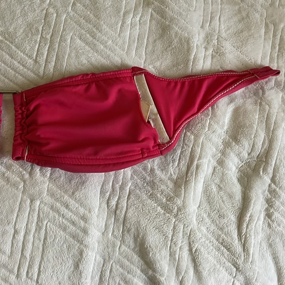 Bikini - Picture 5 of 6